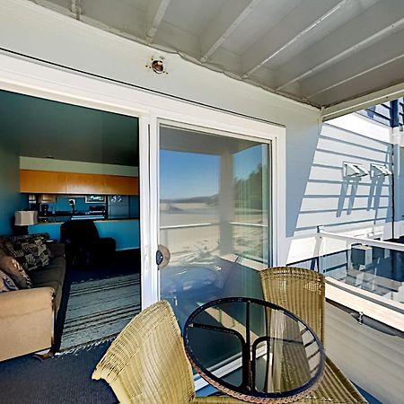 לינקולן סיטי New Listing! Bay-View Beauty With Private Balcony Condo מראה חיצוני תמונה