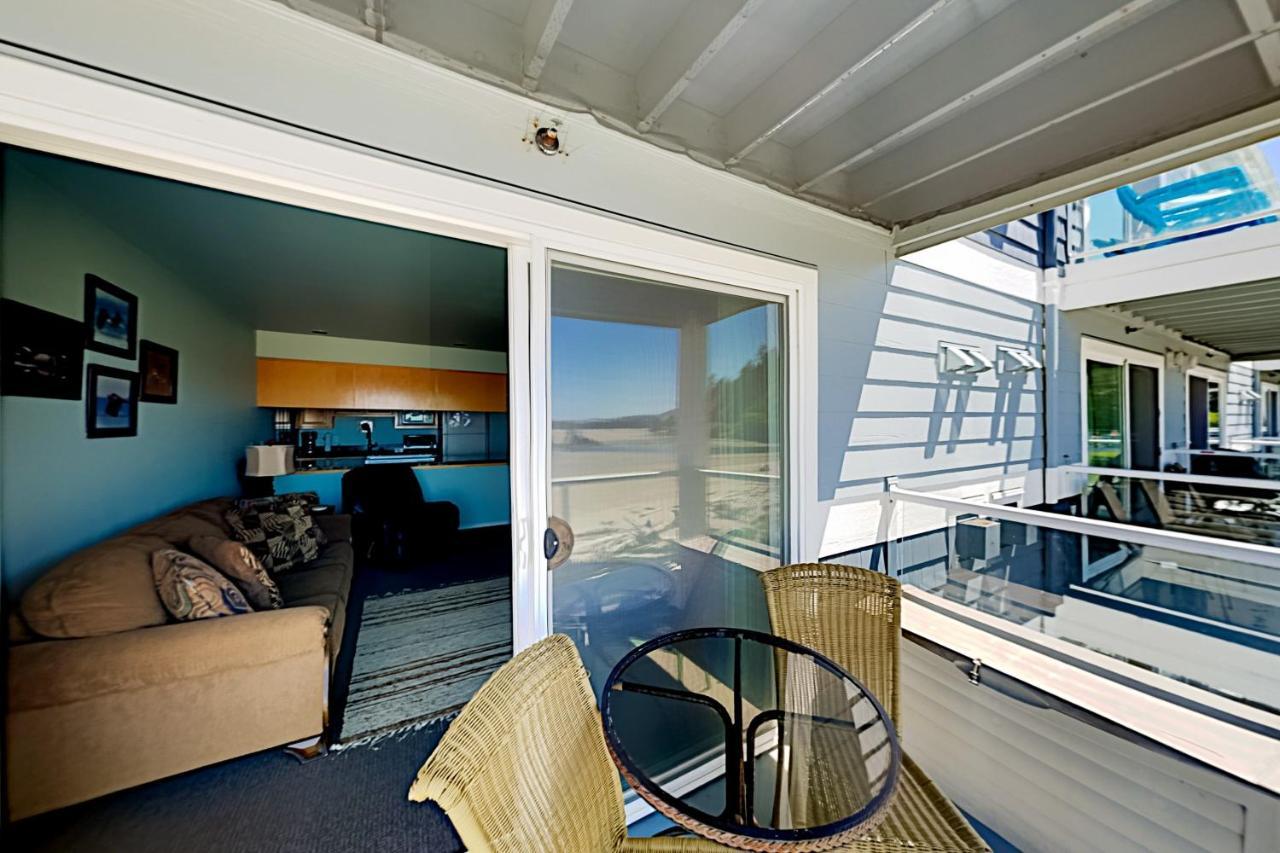 לינקולן סיטי New Listing! Bay-View Beauty With Private Balcony Condo מראה חיצוני תמונה